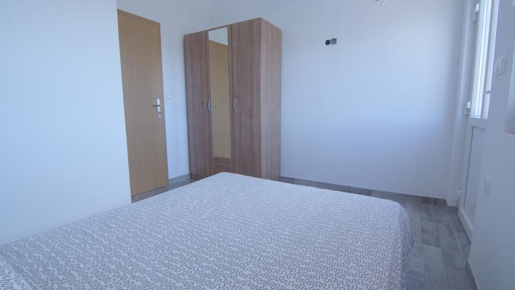 Apartments Domani Vir Bagian luar foto